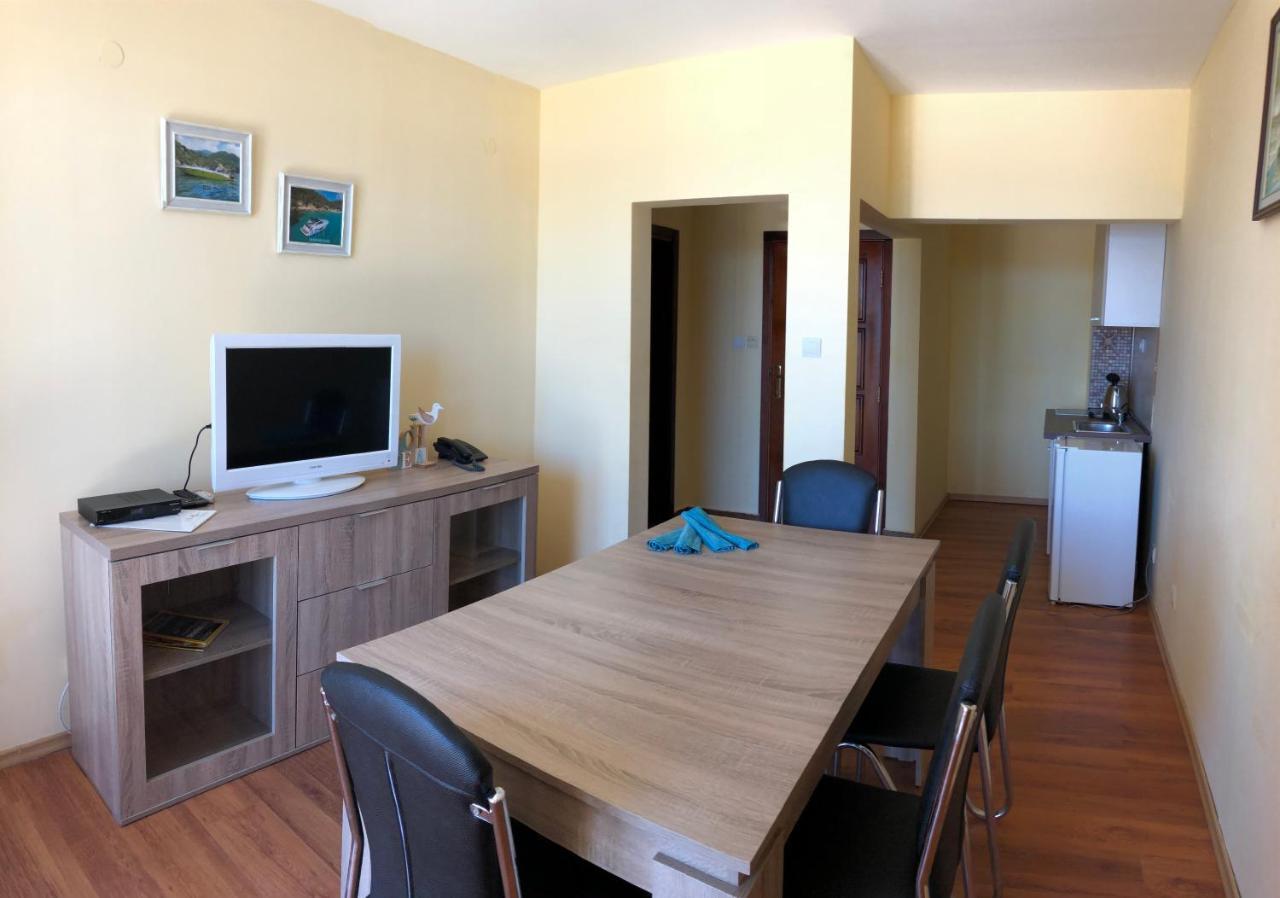 Family Hotel Littoral ソゾポル エクステリア 写真