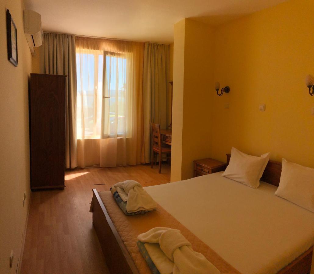 Family Hotel Littoral ソゾポル エクステリア 写真